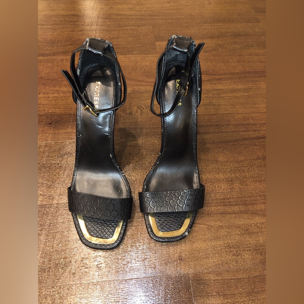 Express Black and gold strap heels-Size 8